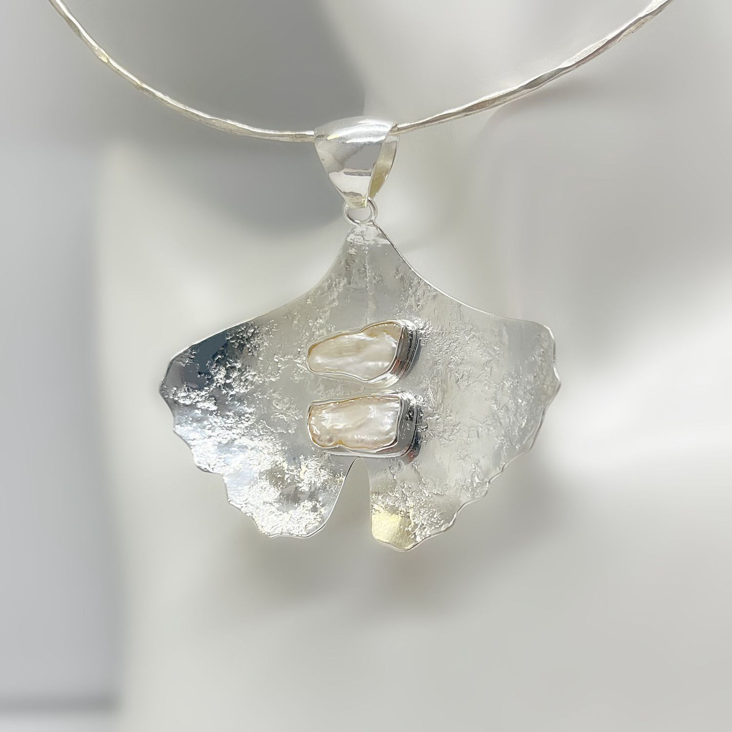 Unikat Anhänger Blisterperle "Ginko"