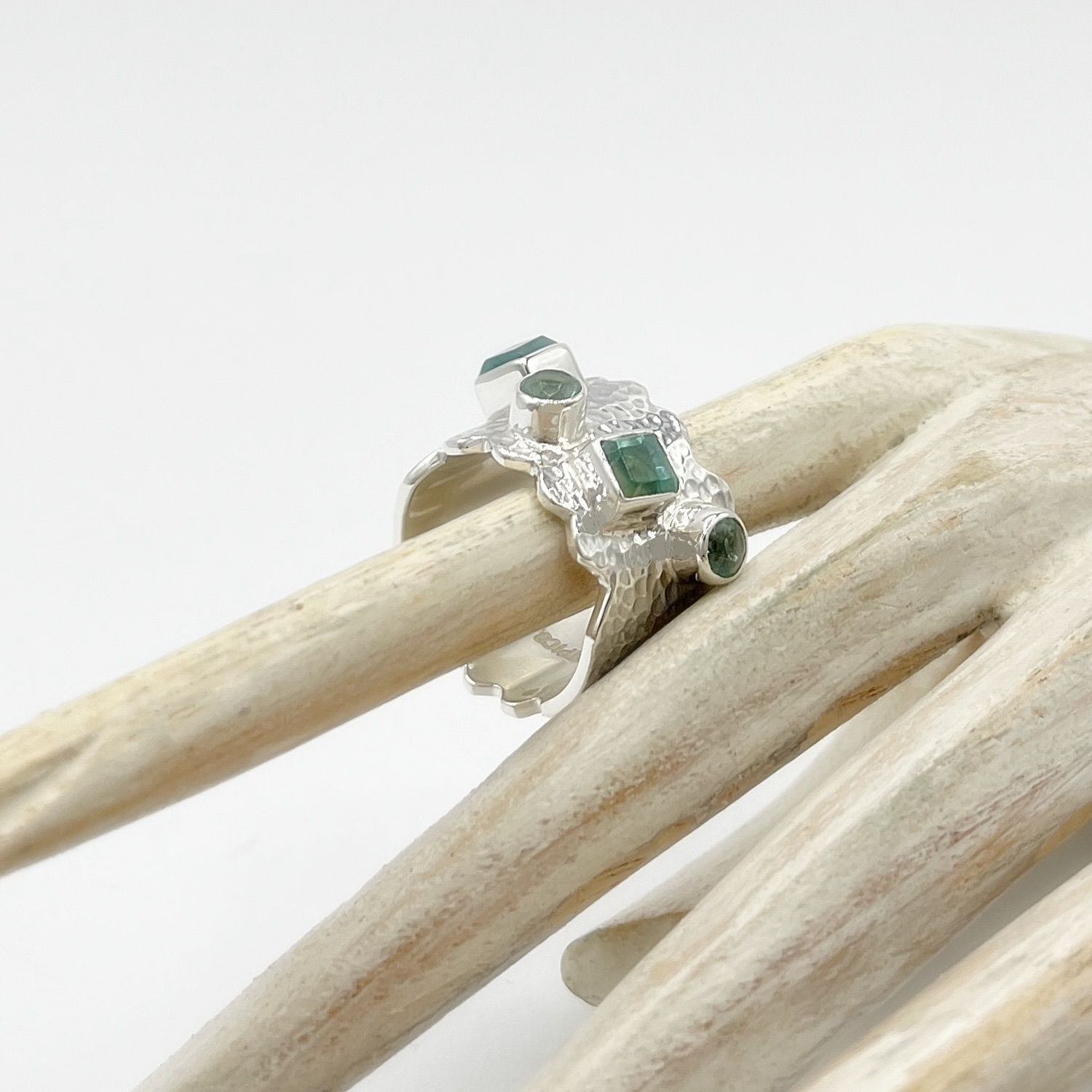 Ring Obsidian meerblau "crown cut"
