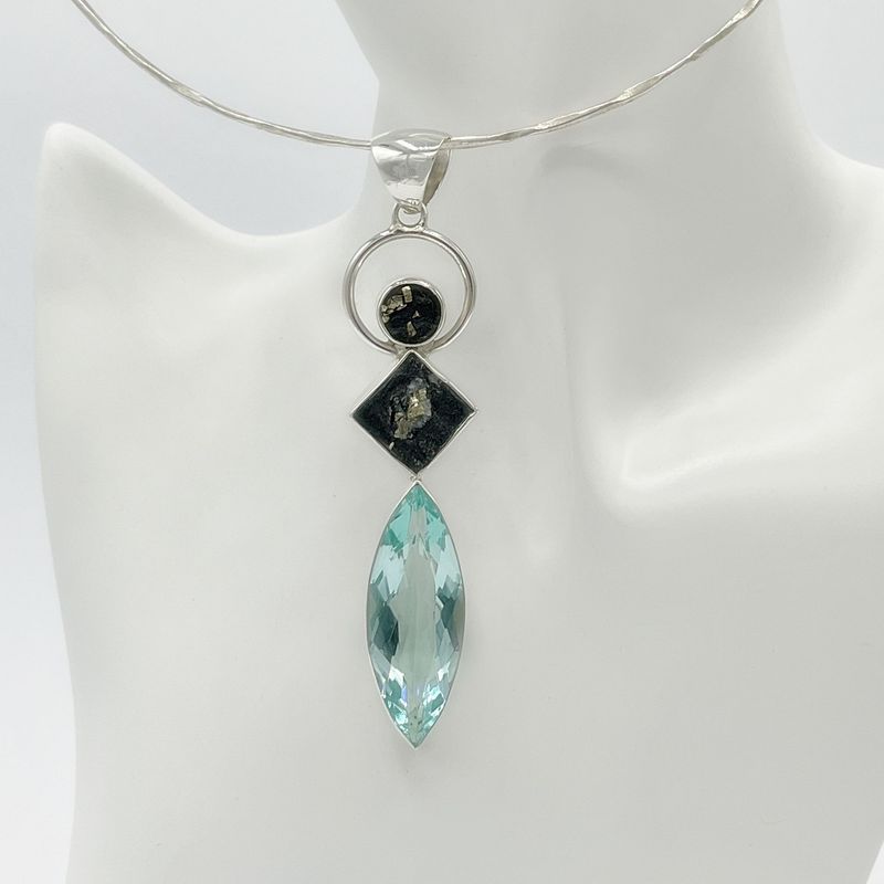Anhänger Pyrit + Obsidian meerblau Anhänger Pyrit + Obsidian meerblau