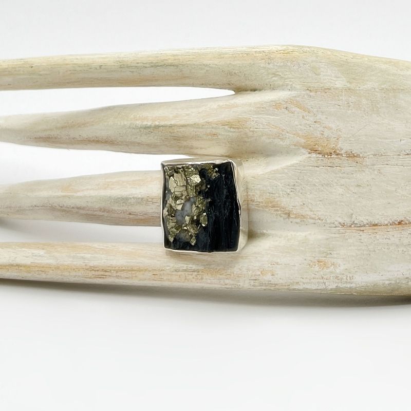 Ring Pyrit quadratisch - 2 cm