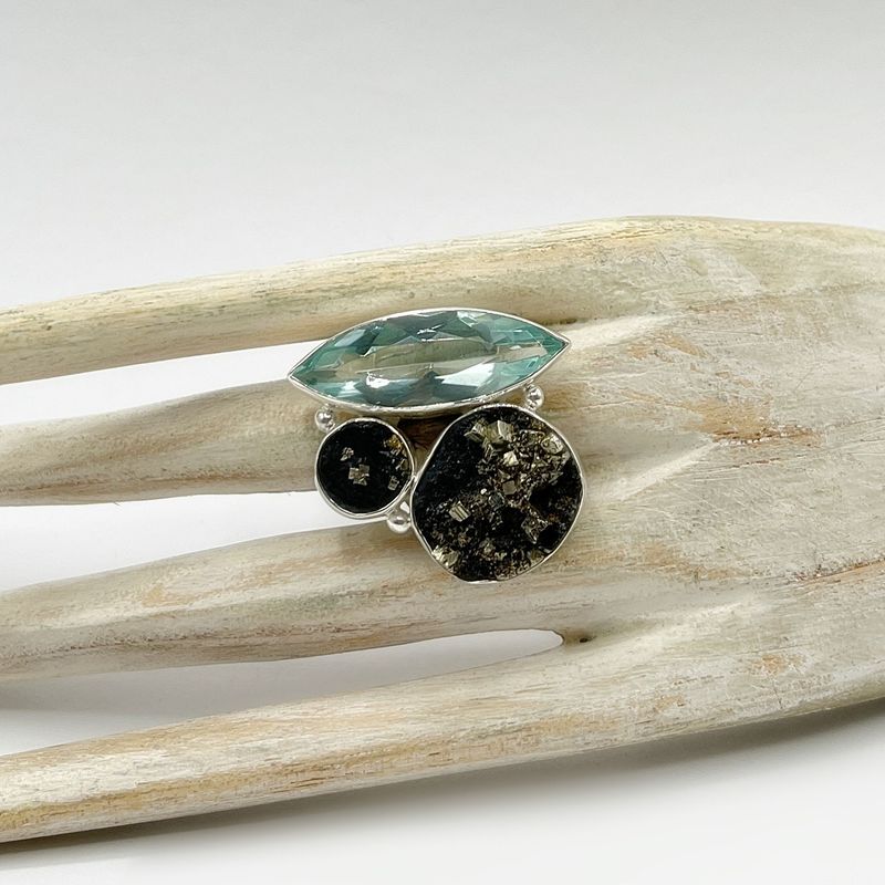 Ring Schieferpyrit / Obsidian meerblau Navette Ring Schieferpyrit / Obsidian meerblau Navette