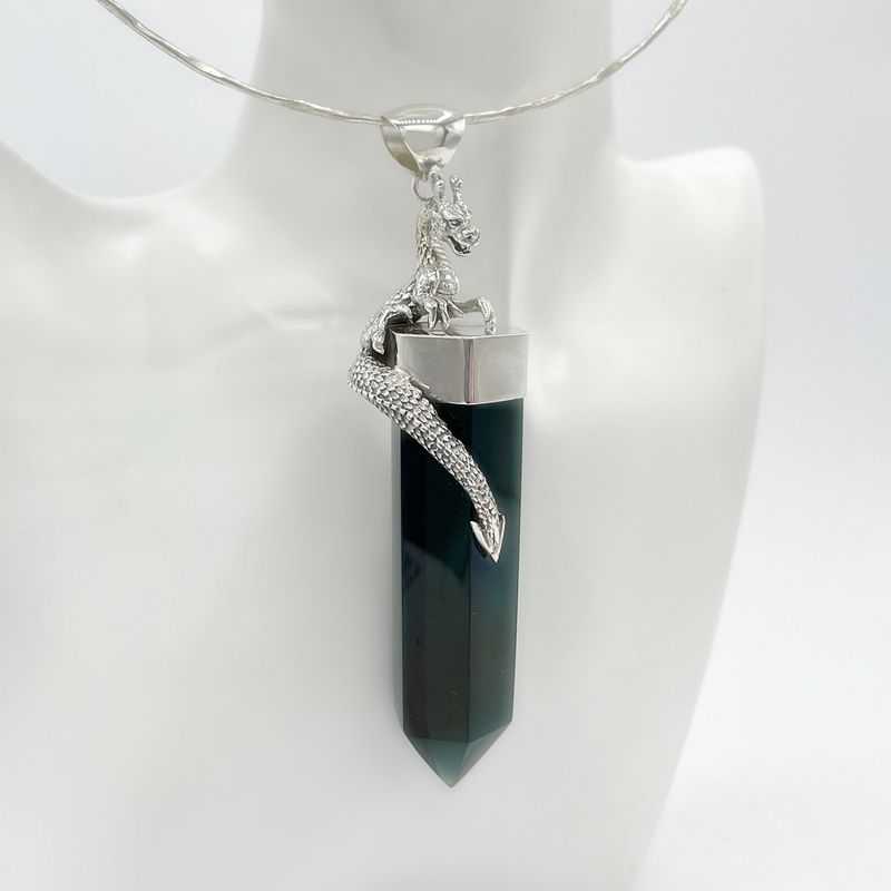 Anhänger Obsidian lichtschwarz Kristallspitze Anhänger Obsidian lichtschwarz Kristallspitze "dragon"