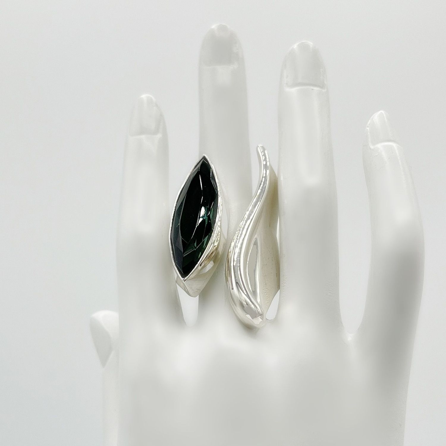 Ring Obsidian lichtschwarz navette "elegant wave"