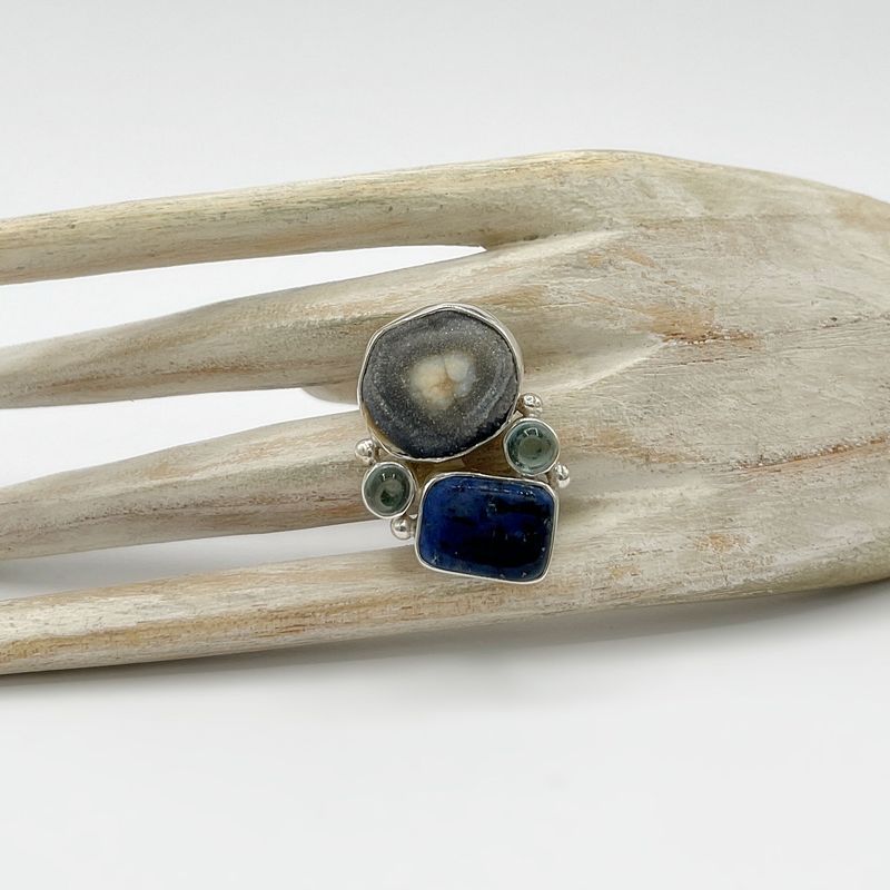 Ring Boulder Opal + Obsidian meerblau + Chalcedondruse Ring Boulder Opal + Obsidian meerblau + Chalcedondruse