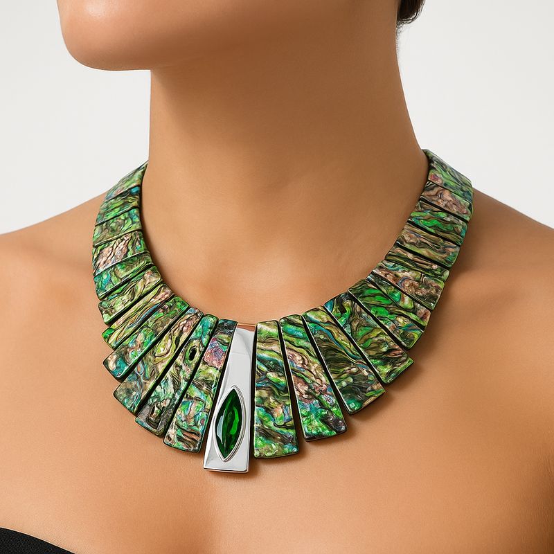 Collier Pawa Muschel + Obsidian smaragdgrün Collier Pawa Muschel + Obsidian smaragdgrün