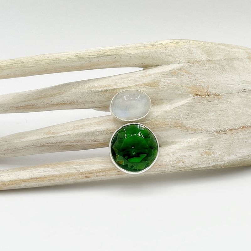 Ring Obsidian smaragdgrün + Regenbogenmondstein Ring Obsidian smaragdgrün + Regenbogenmondstein "twin"