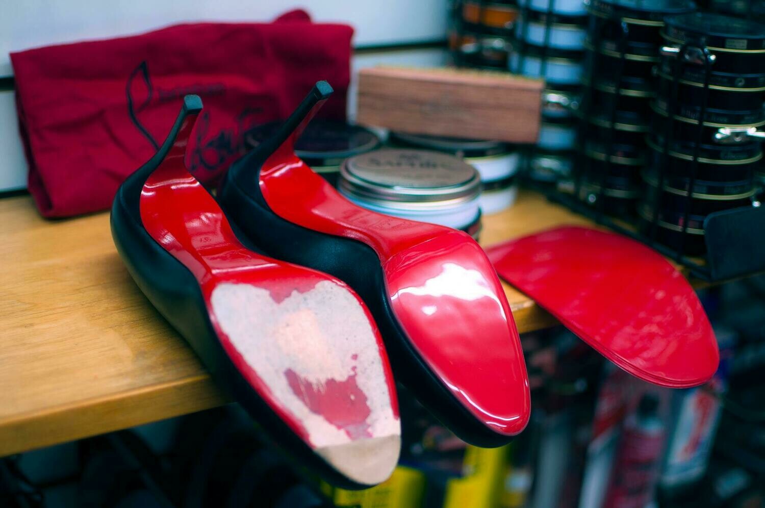 Protective Mirror RED Soles