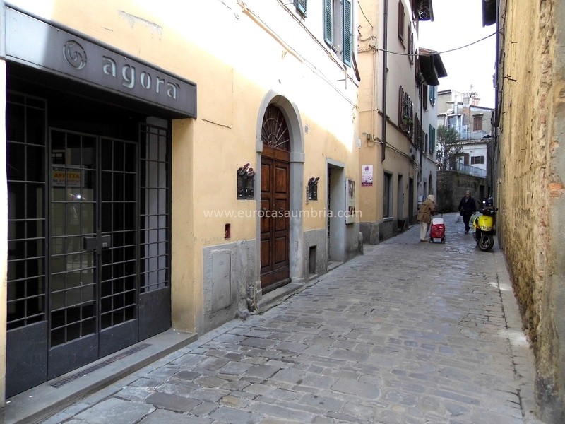 CITTA' DI CASTELLO. Locale commerciale di 80 mq in centro storico CITTA' DI CASTELLO. Locale commerciale di 80 mq in centro storico