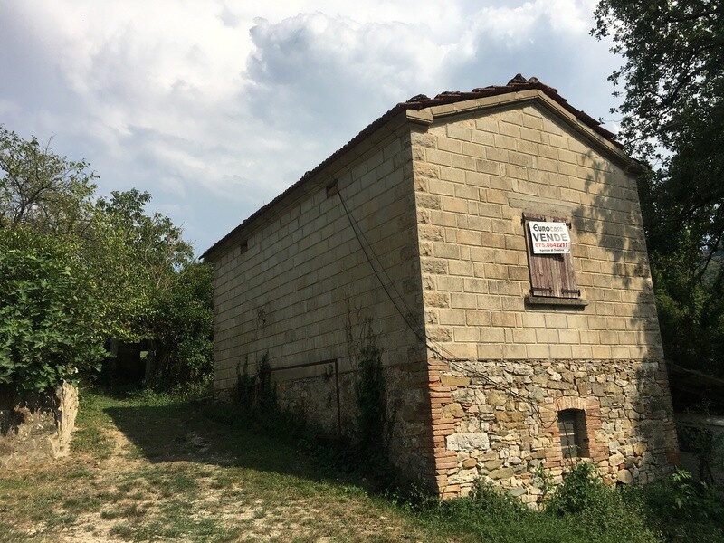 PREGGIO. Abitazione rurale di 100 mq con ampio terreno PREGGIO. Abitazione rurale di 100 mq con ampio terreno