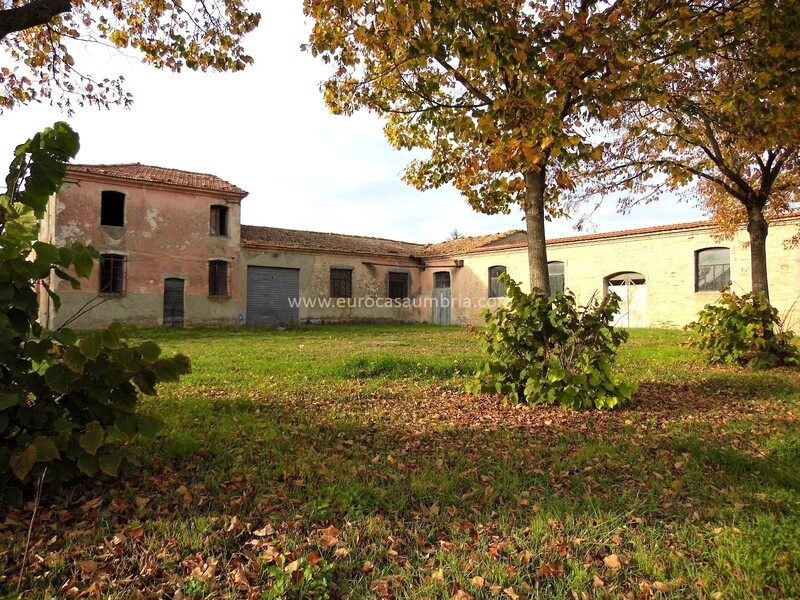 SAN GIUSTINO. Edificio di 395 mq ad uso residenziale e/o commerciale SAN GIUSTINO. Edificio di 395 mq ad uso residenziale e/o commerciale