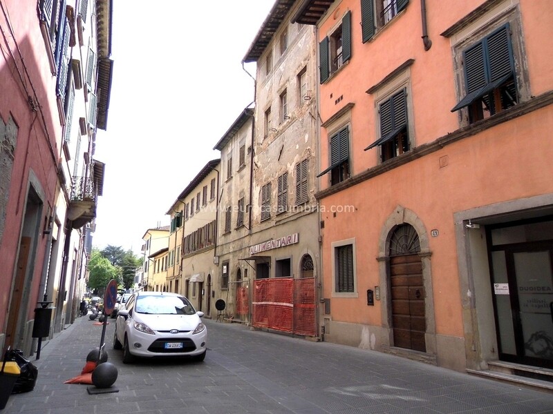 CENTRO STORICO. Intera palazzina indipendente risalente al XV secolo CENTRO STORICO. Intera palazzina indipendente risalente al XV secolo