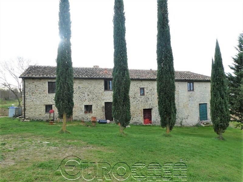 UMBERTIDE. Casale ristrutturato di 560 mq vicino al centro UMBERTIDE. Casale ristrutturato di 560 mq vicino al centro