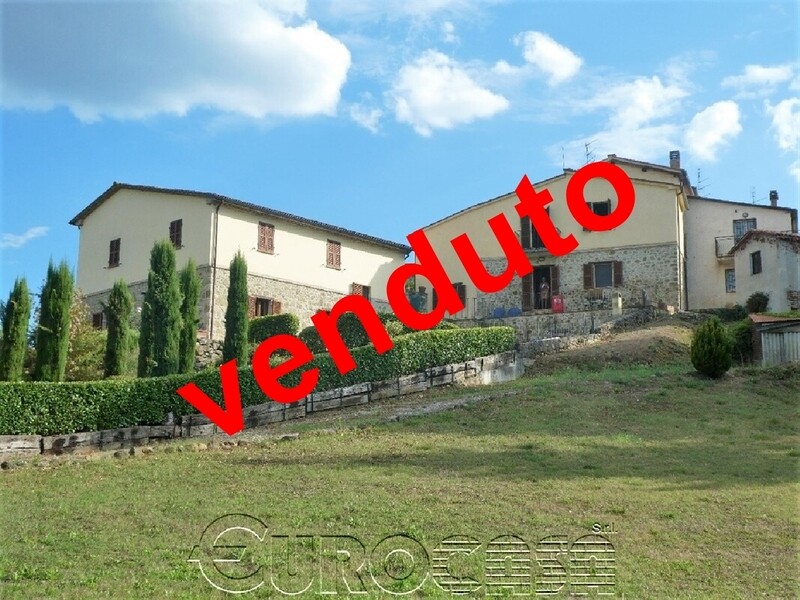 UMBERTIDE. Porzione di casale indipendente con piscina UMBERTIDE. Porzione di casale indipendente con piscina