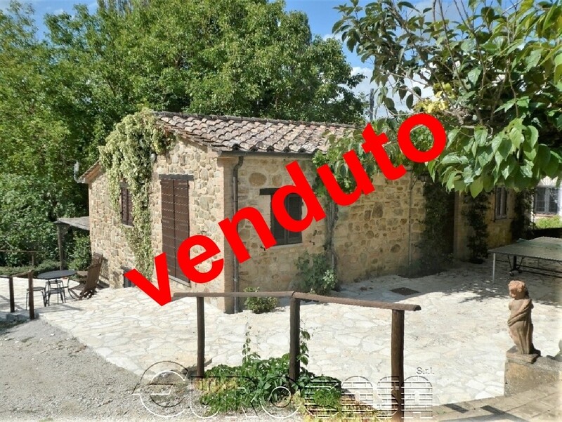 UMBERTIDE. Casaletto con ampio giardino e piscina UMBERTIDE. Casaletto con ampio giardino e piscina