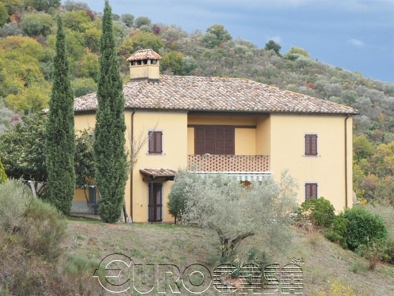 UMBERTIDE. Villa bifamiliare di 250 mq con ampio giardino UMBERTIDE. Villa bifamiliare di 250 mq con ampio giardino