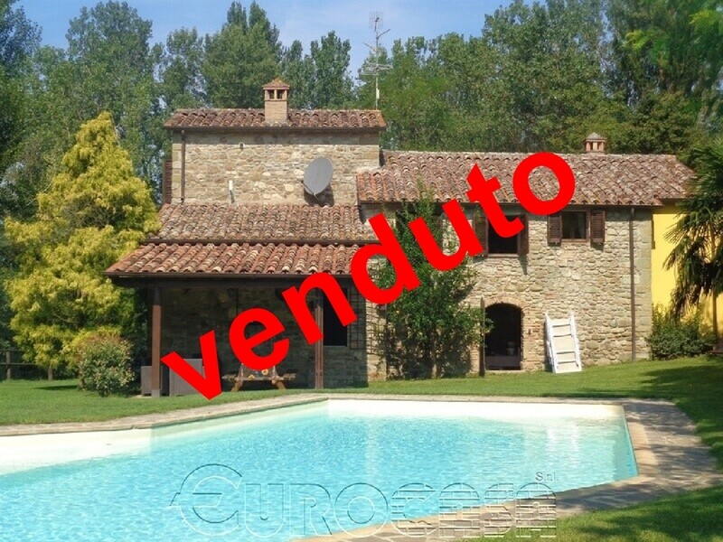 UMBERTIDE. Proprietà con due casali, piscina e parco privato UMBERTIDE. Proprietà con due casali, piscina e parco privato