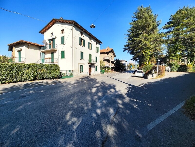 CENTRALE. Appartamento di 40 mq con soffitta in piccola palazzina CENTRALE. Appartamento di 40 mq con soffitta in piccola palazzina