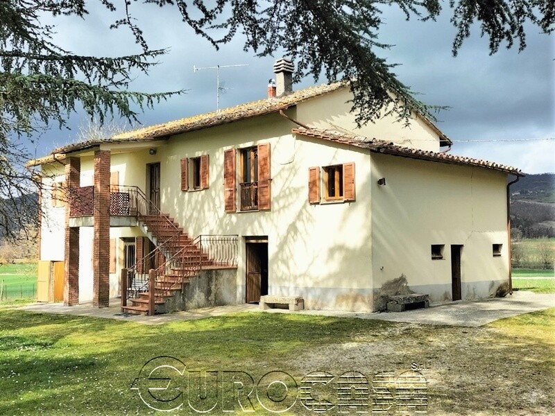 SPEDALICCHIO. Casale con ampia corte SPEDALICCHIO. Casale con ampia corte