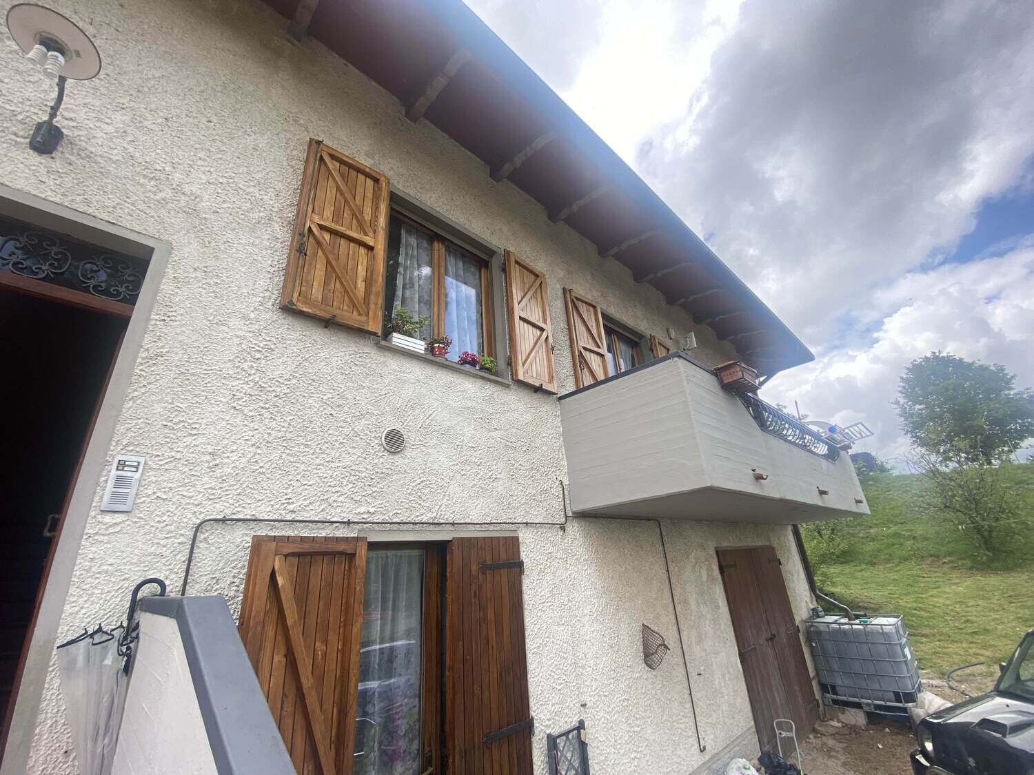 TRESTINA. Casa indipendente di 200 mq con giardino