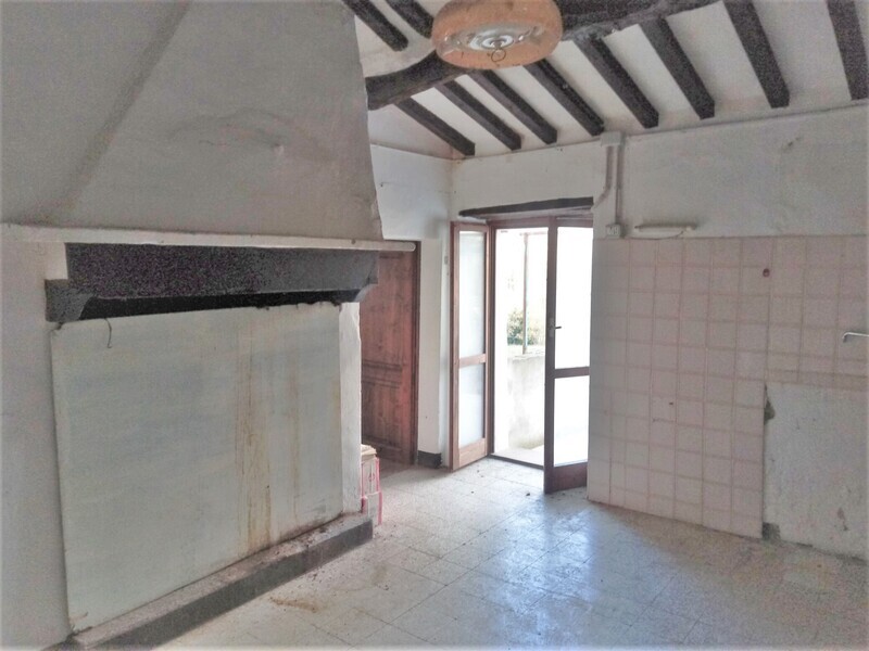 MONTECASTELLI. Appartamento con garage e terrazzo MONTECASTELLI. Appartamento con garage e terrazzo
