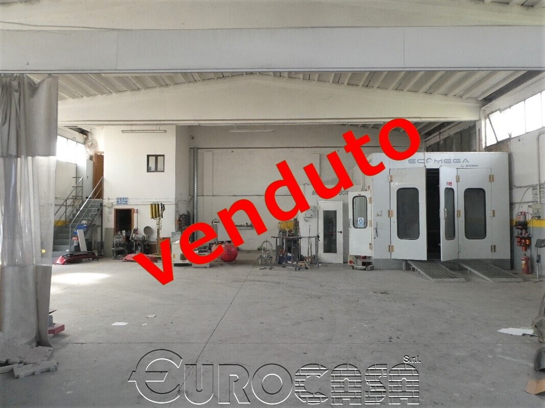 UMBERTIDE. Capannone di 365 mq.