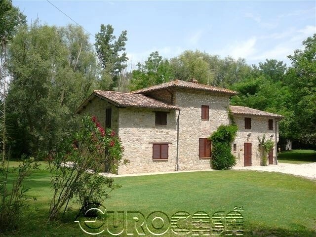 VICINANZE UMBERTIDE. Grazioso casale ristrutturato VICINANZE UMBERTIDE. Grazioso casale ristrutturato