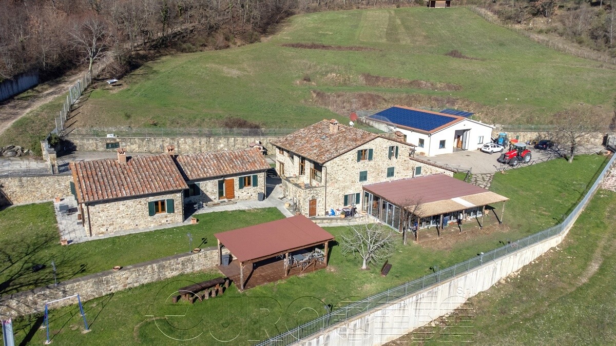SANSEPOLCRO. Azienda agrituristica Biologica con 17 ha di terreno SANSEPOLCRO. Azienda agrituristica Biologica con 17 ha di terreno