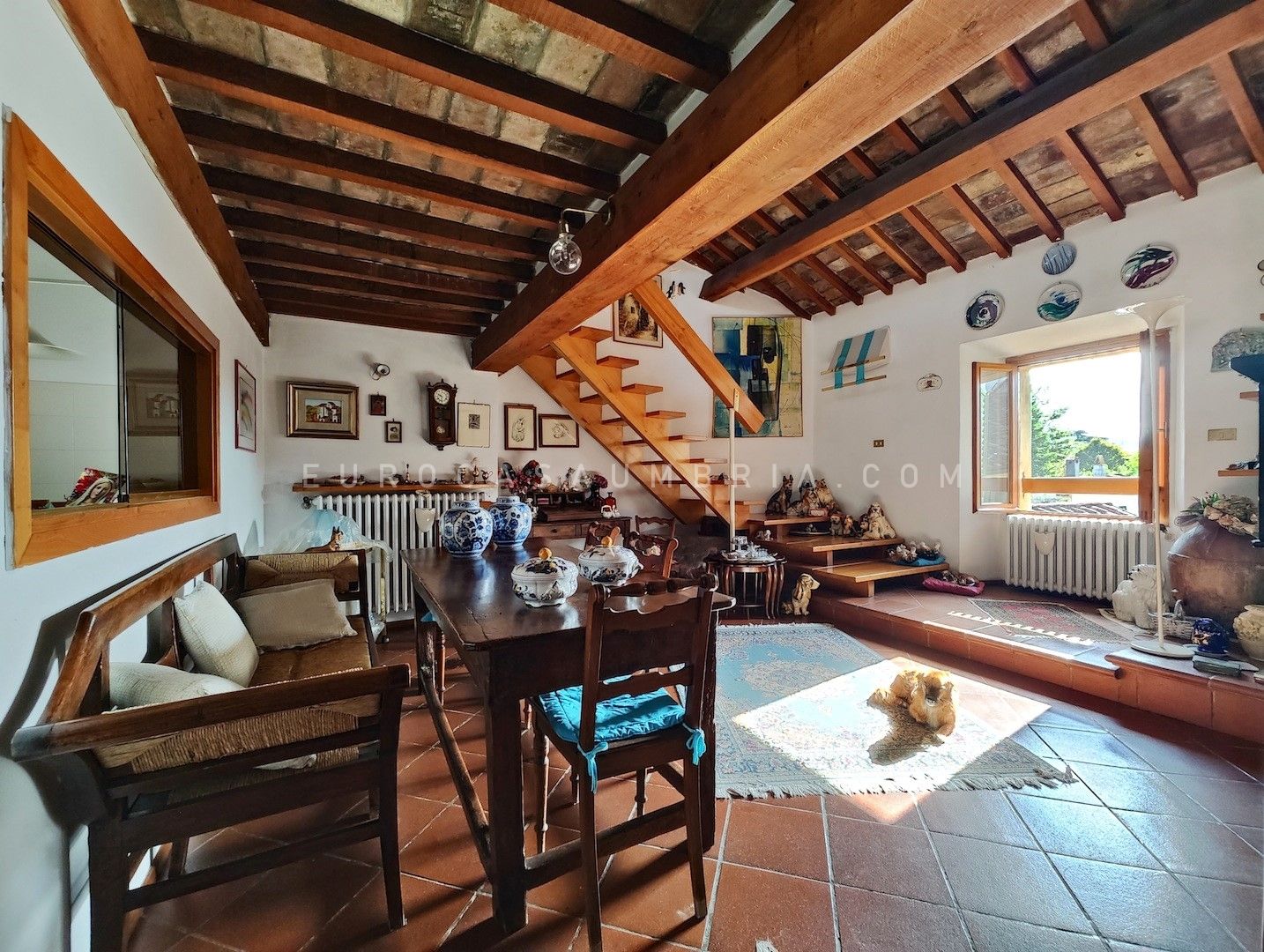 CENTRO STORICO. Bellissima residenza di 105 mq in palazzo d&#39;epoca in Corso Vittorio Emanuele