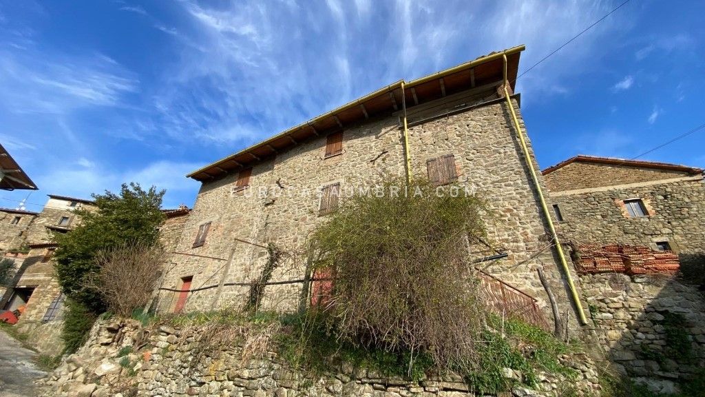 MUCCIGNANO. Casaletto di 250 mq in posizione panoramica MUCCIGNANO. Casaletto di 250 mq in posizione panoramica