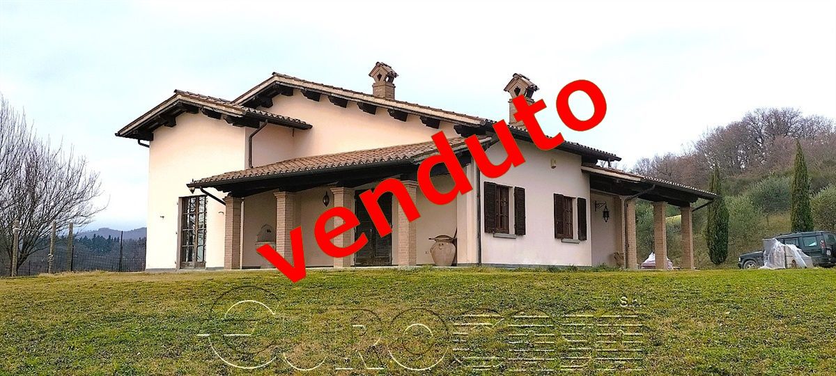 CITTA&#39; DI CASTELLO. Bella villa con 5.000 mq. di terreno con oliveto