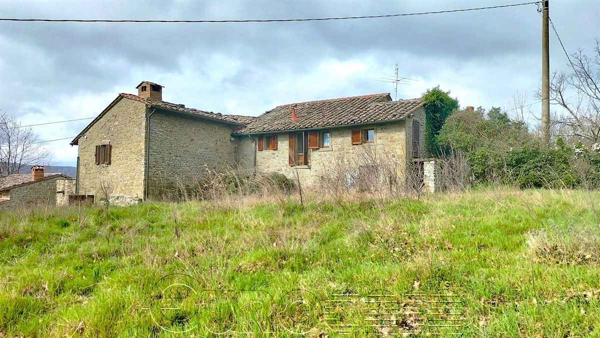 CORTONA. Porzione di casale indipendente in località Teverina