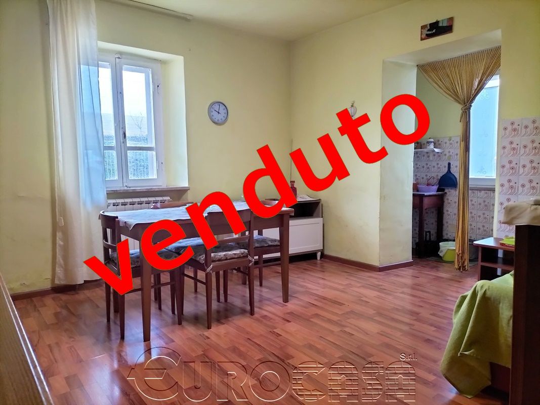 UMBERTIDE. Bilocale di 50 mq. con cantina e posto auto privato