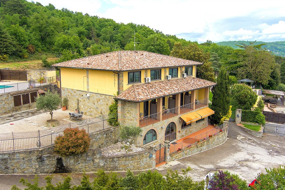 TUORO SUL TRASIMENO. Villa adibita a B&B TUORO SUL TRASIMENO. Villa adibita a B&B