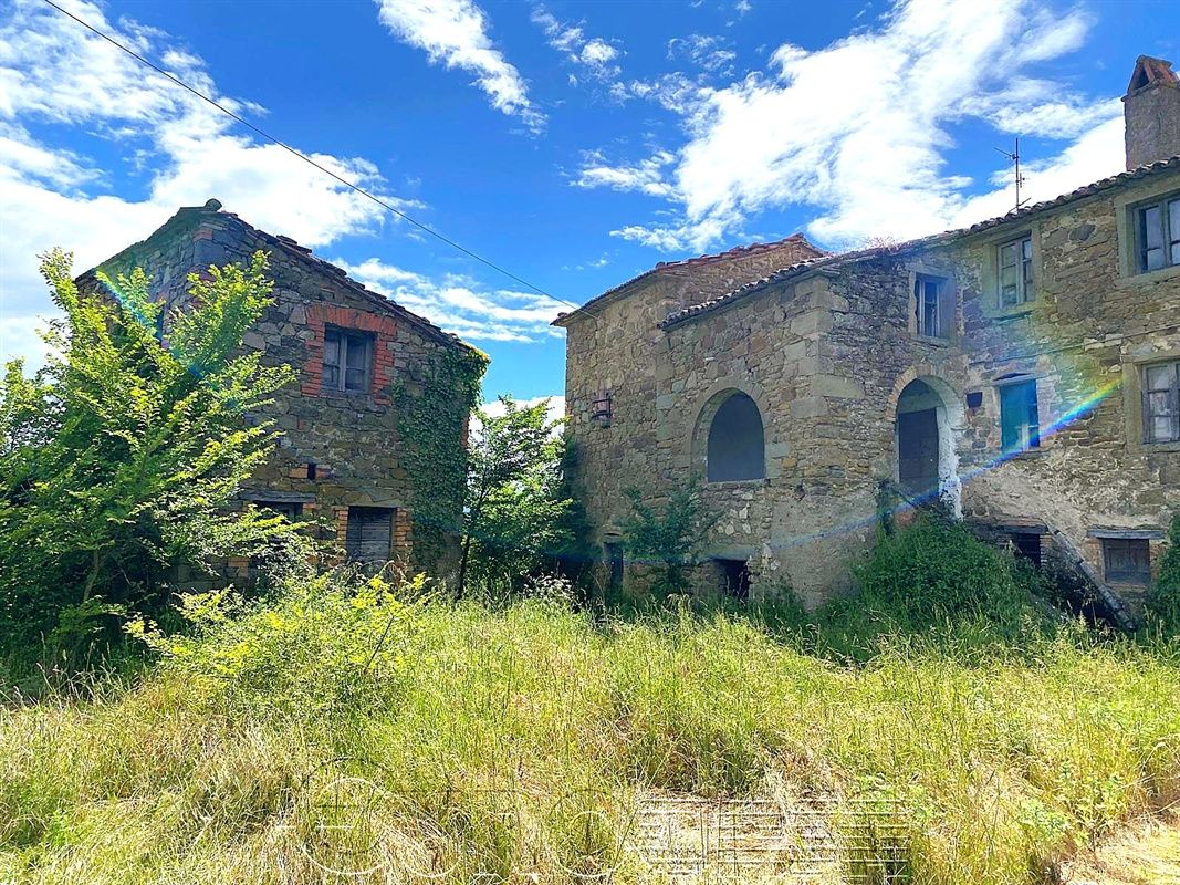 CITTA&#39; DI CASTELLO Porzione di casolare in posizione panoramica