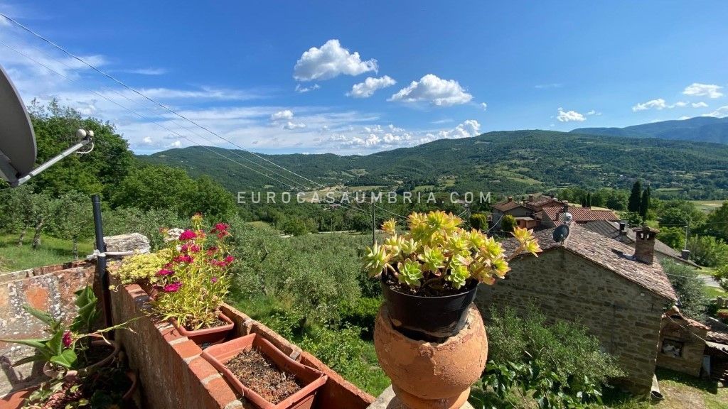 SAN LEO BASTIA. Casale indipendente di 150 mq con terreno