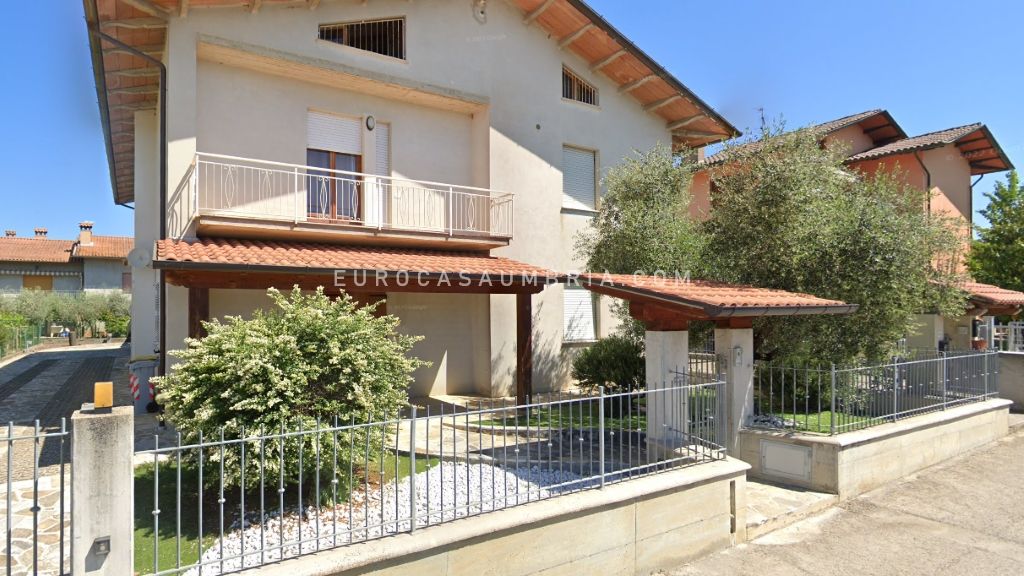 SAN MAIANO. Appartamento di 82 mq in villino trifamiliare