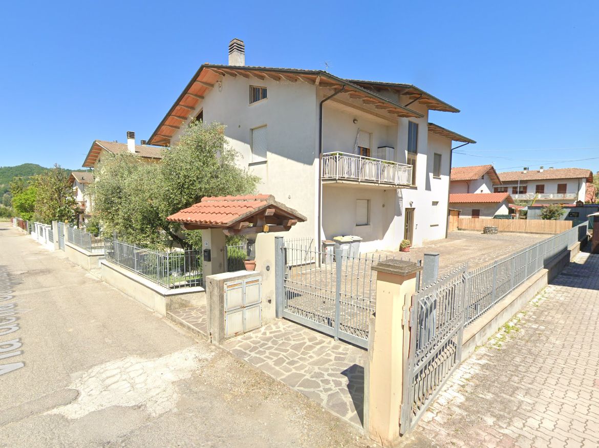 SAN MAIANO. Appartamento di 82 mq in Trifamiliare