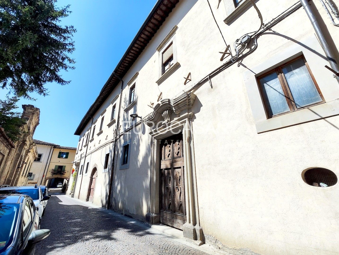 CENTRO STORICO. Palazzo rinascimentale di circa 1300 mq da destinare ad uso residenziale o terziario