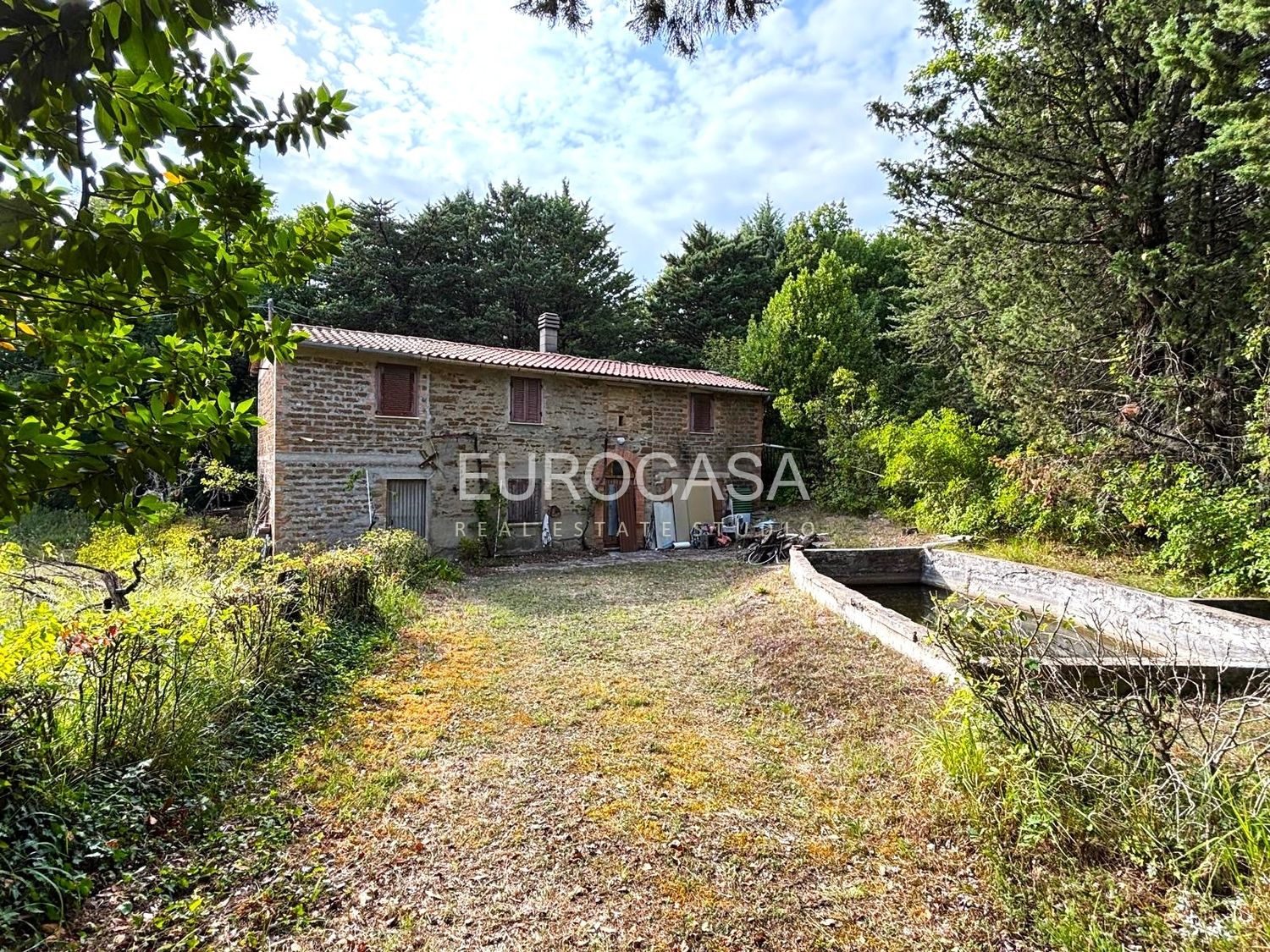 PIETRALUNGA. Casa di campagna di 115 mq con terreno di 3000 mq PIETRALUNGA. Casa di campagna di 115 mq con terreno di 3000 mq