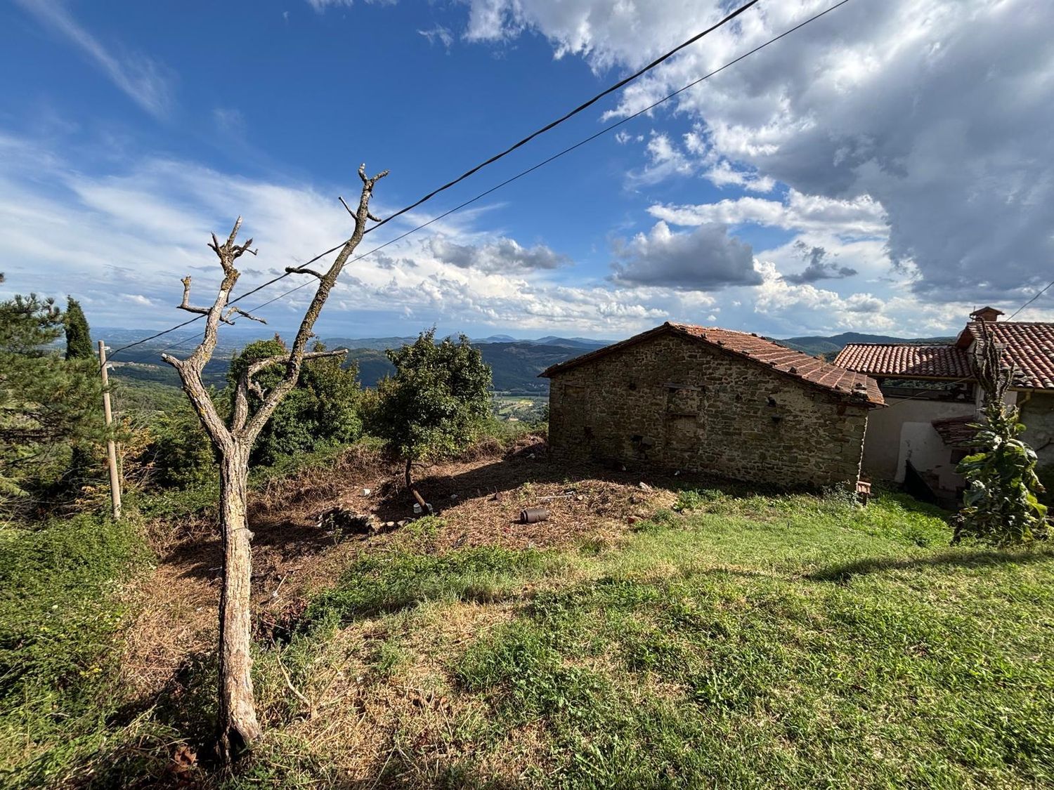 MUCCIGNANO. Casale nel borgo medievale di Muccignano