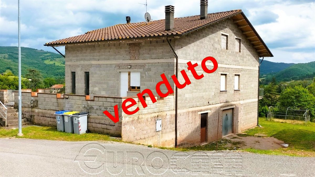 SPEDALICCHIO. Villa unifamiliare in zona residenziale