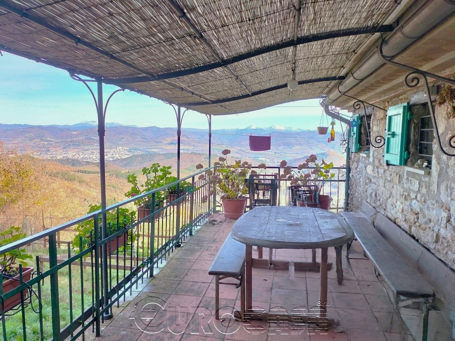 UMBERTIDE. Casale con panorama mozzafiato