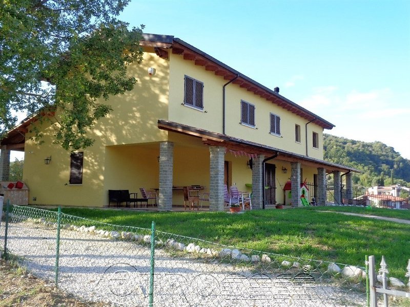 LOC. LA BRUNA. Abitazione di 110 mq in villa di nuova costruzione LOC. LA BRUNA. Abitazione di 110 mq in villa di nuova costruzione