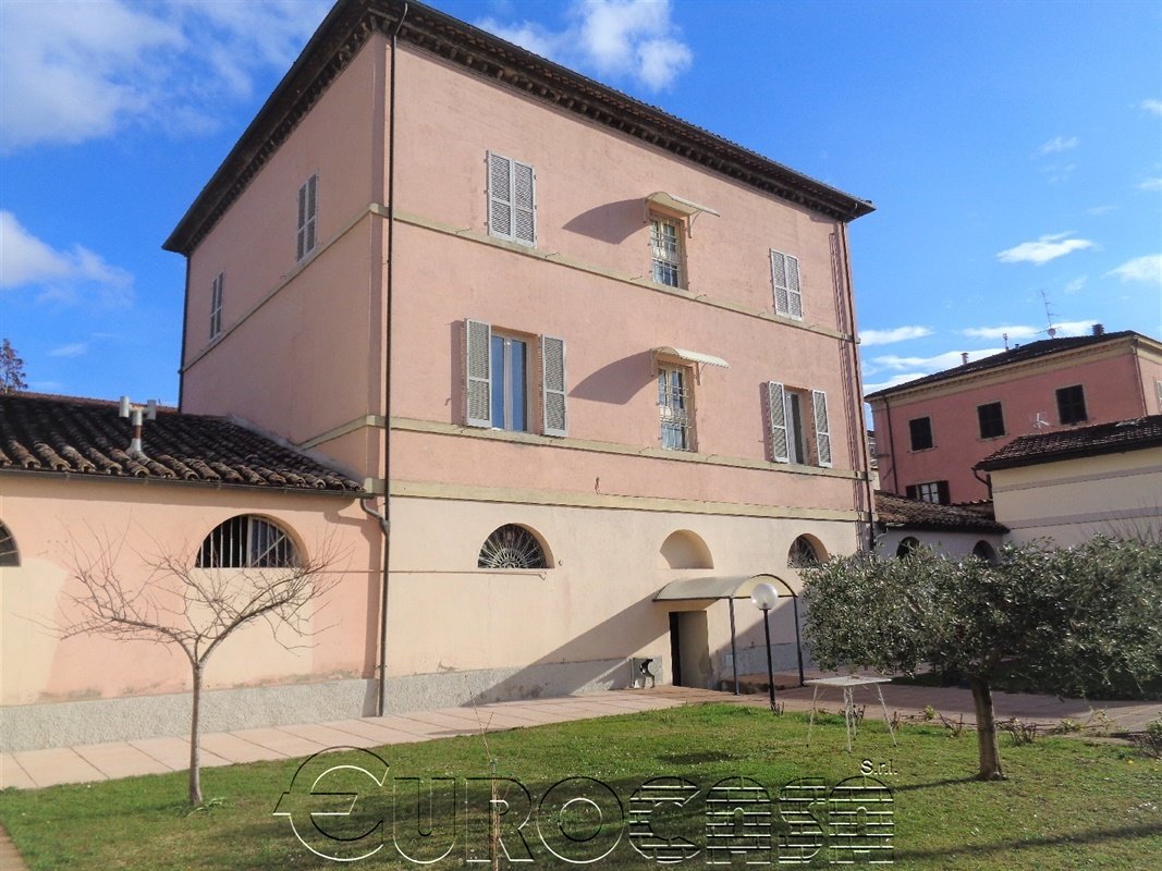 UMBERTIDE. Villa liberty di 420 mq ristrutturata UMBERTIDE. Villa liberty di 420 mq ristrutturata