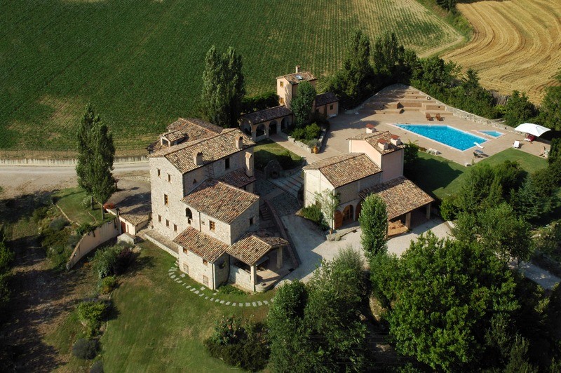 MONTONE. Intero borgo medievale di 700 mq ristrutturato MONTONE. Intero borgo medievale di 700 mq ristrutturato