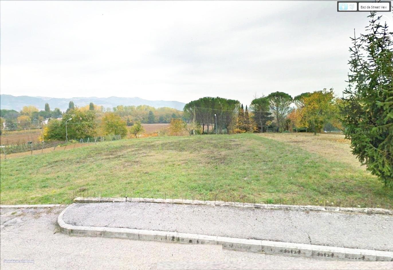LA BRUNA. Lotto edificabile di 1400 mq. in posizione panoramica con ampia cubatura