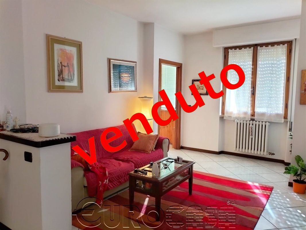 UMBERTIDE. Appartamento con 3 camere zona liceo