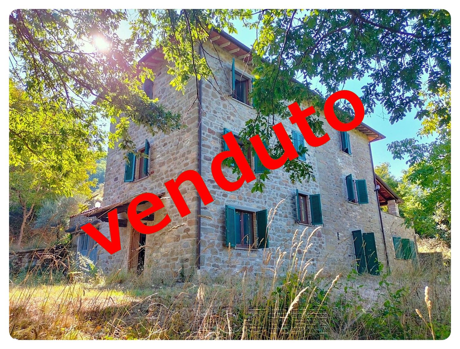 SEANO. Casale con circa 4 ettari di terreno.