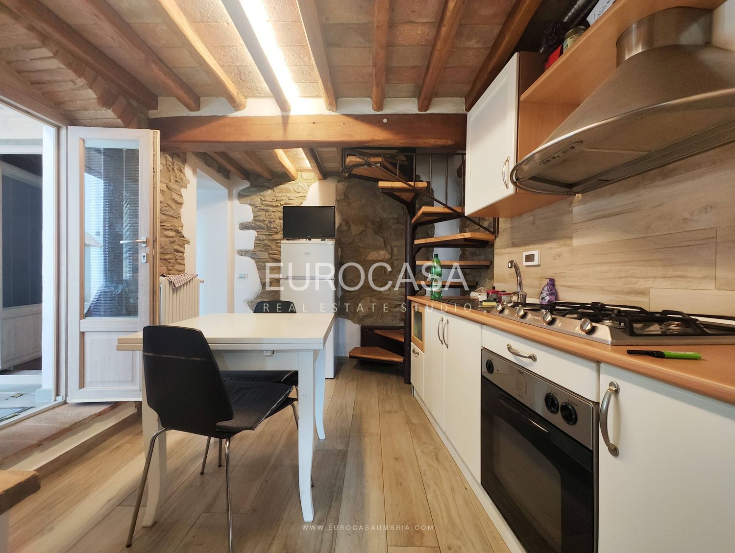 LAMA. Cielo terra indipendente di 50 mq ristrutturato