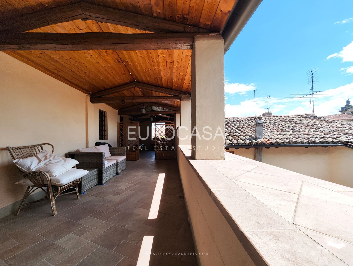 CENTRO STORICO. Residenza signorile di 230 mq con terrazza nel cuore del centro